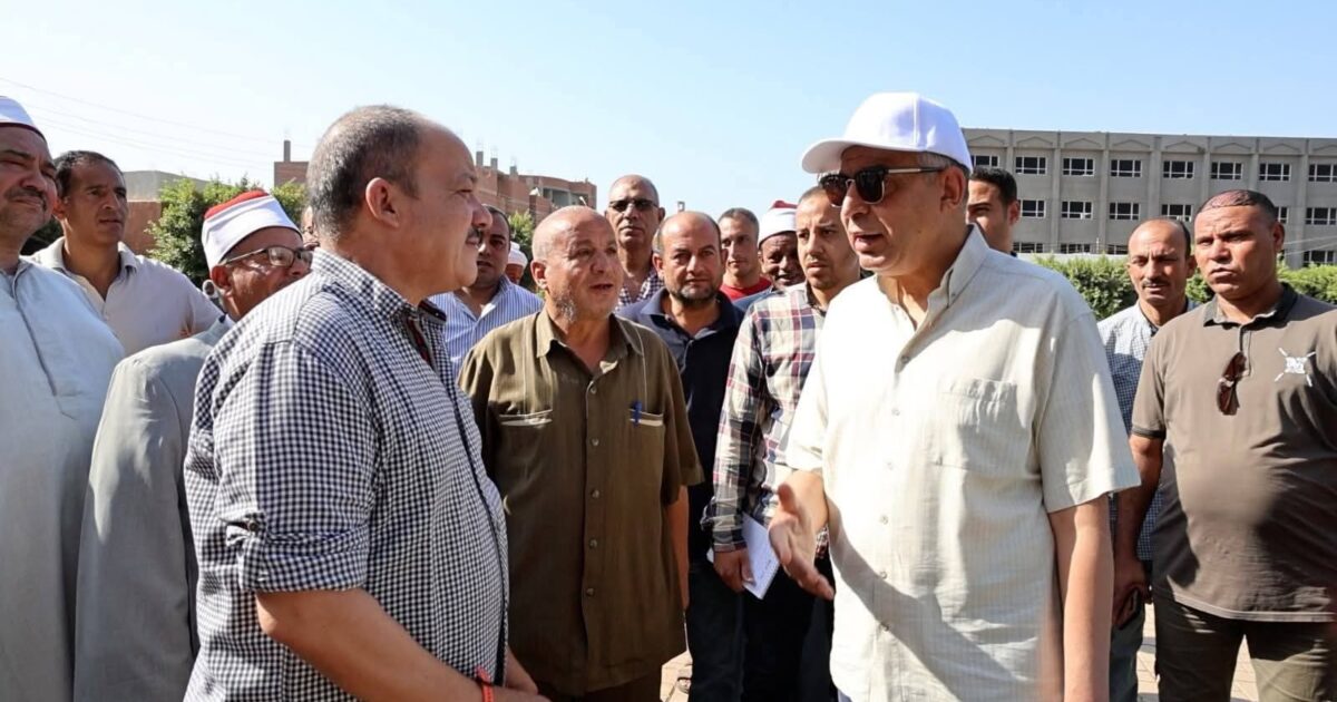 محافظ المنيا يوجّه المدارس بالالتزام بلوائح الأبنية التعليمية 