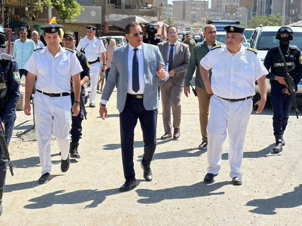 حملة أمنية مكبرة لإزالة الإشغالات والتعديات في الفيوم بقيادة مدير الأمن
