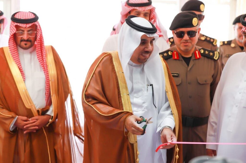 ‏محافظ خليص يفتتح مهرجان "خيرات خليص" بمشاركة رسمية وحضور واسع