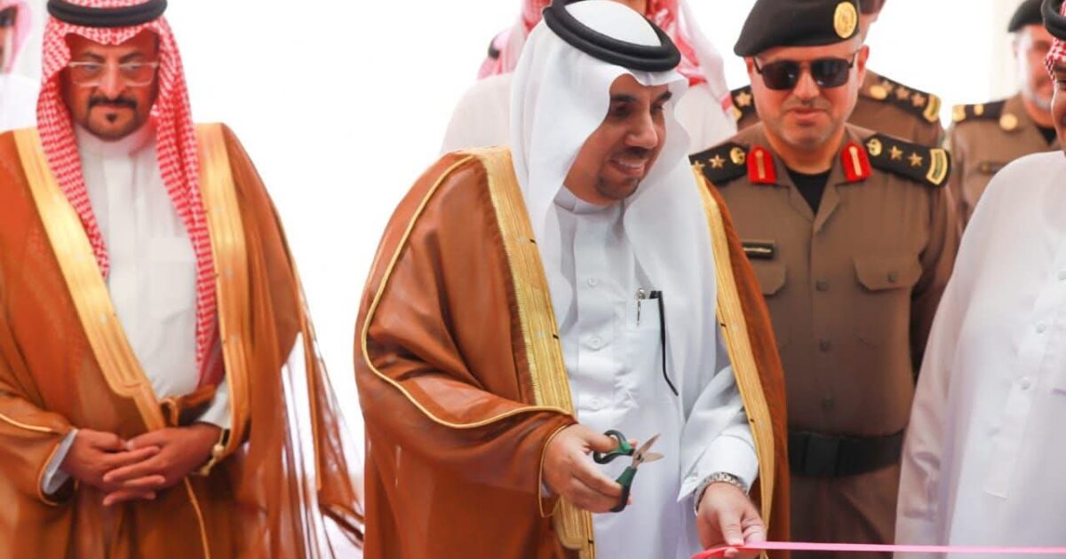 ‏محافظ خليص يفتتح مهرجان "خيرات خليص" بمشاركة رسمية وحضور واسع