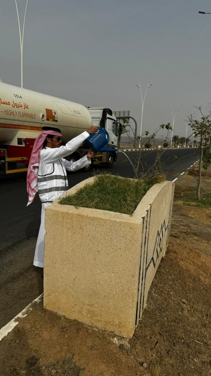 ‏“بيئة رنية” تنفذ مبادرة سقيا المزروعات بمشاركة متطوعين