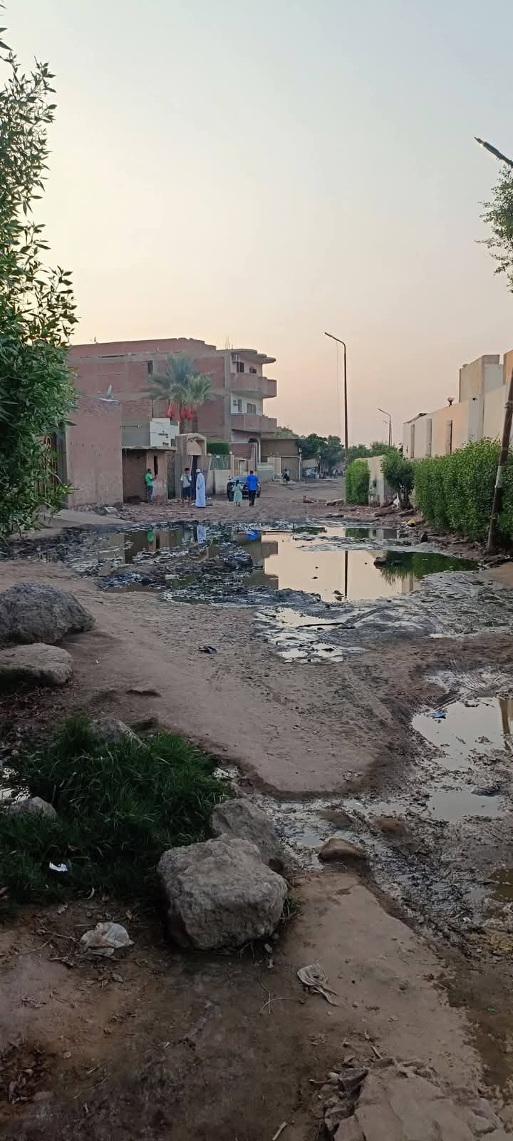 كارثة مستمرة ومعاناة عمرها 17 عامًا في منيل شيحة وطموه