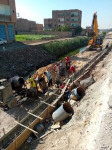 تنفيذ أعمال رصف طريقي "ريفا-أسيوط" و"ريفا-موشا" بتكلفة 60 مليون جنيه