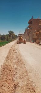 تنفيذ أعمال رصف طريقي "ريفا-أسيوط" و"ريفا-موشا" بتكلفة 60 مليون جنيه