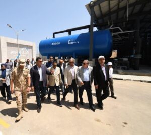 وزير الإسكان ومحافظ مطروح يتفقدان محطة تحلية مياه البحر “الرميلة 4” بطاقة 65 ألف م3/يوم
