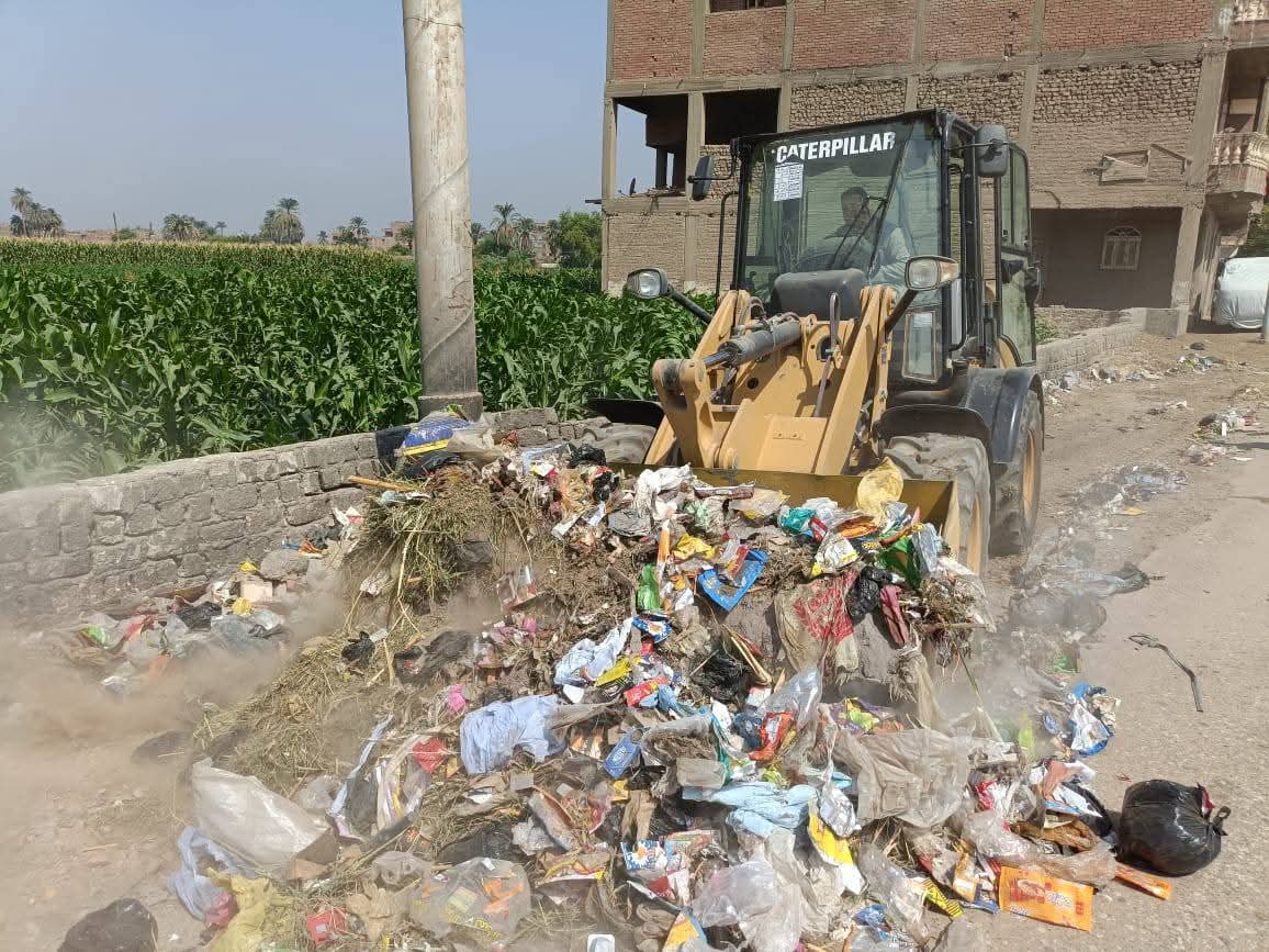 150 طن قمامة حصيلة حملات نظافة بمركز سوهاج