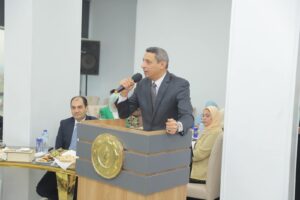 محافظة السويس تكرم اللواء أحمد الإسكندراني السكرتير العام السابق 