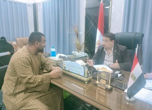 رئيس الوحدة المحلية بـ «طهطا» سوهاج يستمع للمواطنين ويأمر بحلول عاجلة رئيس الوحدة المحلية بـ «طهطا» سوهاج يستمع للمواطنين ويأمر بحلول عاجلة