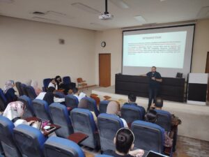 محاضرة علمية في كلية طب المستنصرية عن كيفية التعامل مع حالات الصداع
