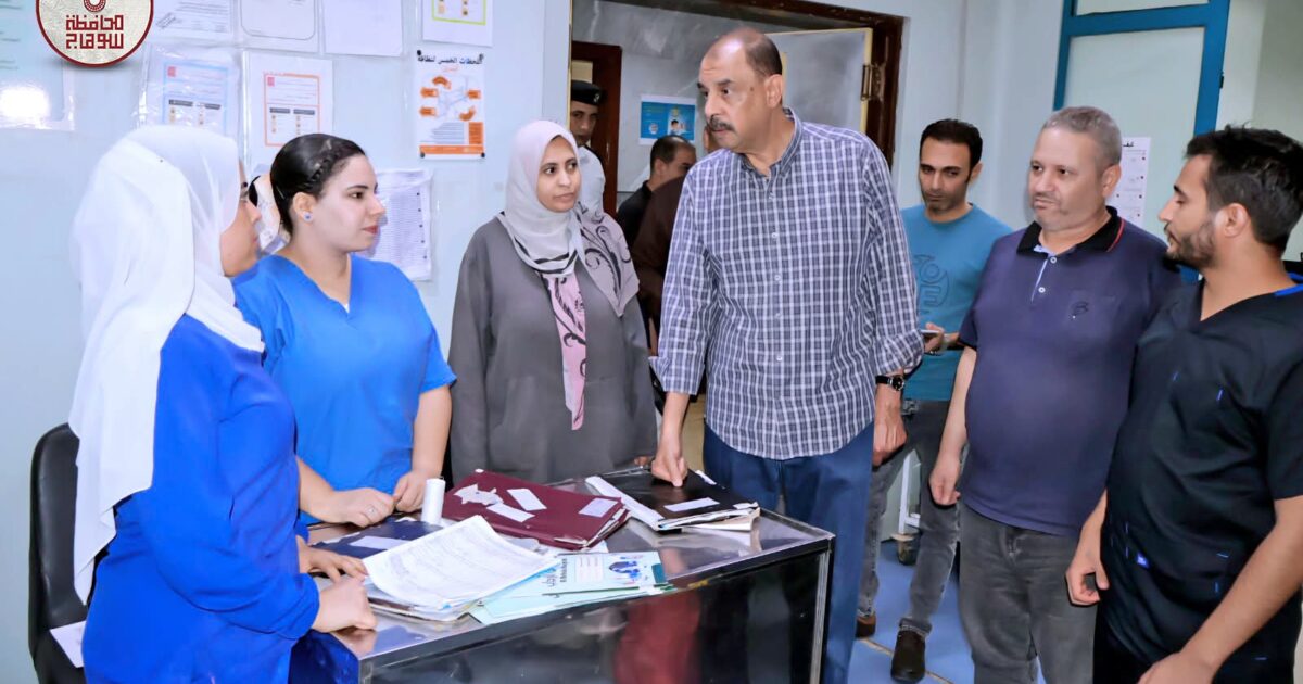 محافظ سوهاج يتفقد مستشفى الهلال ويتابع مشروعات التطوير بحي شرق ويوجه بسرعة الانتهاء من كوبري المشاة بأولاد نصير