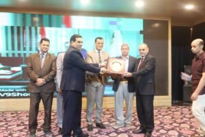تحت شعار شركاء في جودة التعليم مدير تعليم سوهاج يكرم المتفوقين بالمدارس الخاصة