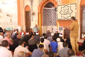 محافظ الوادي الجديد يعقد لقاءً جماهيريًا مع أهالي مركز بلاط.