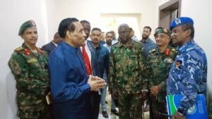 رئيس وزراء السودان يلتقي لجنة أمن ولاية الخرطوم .