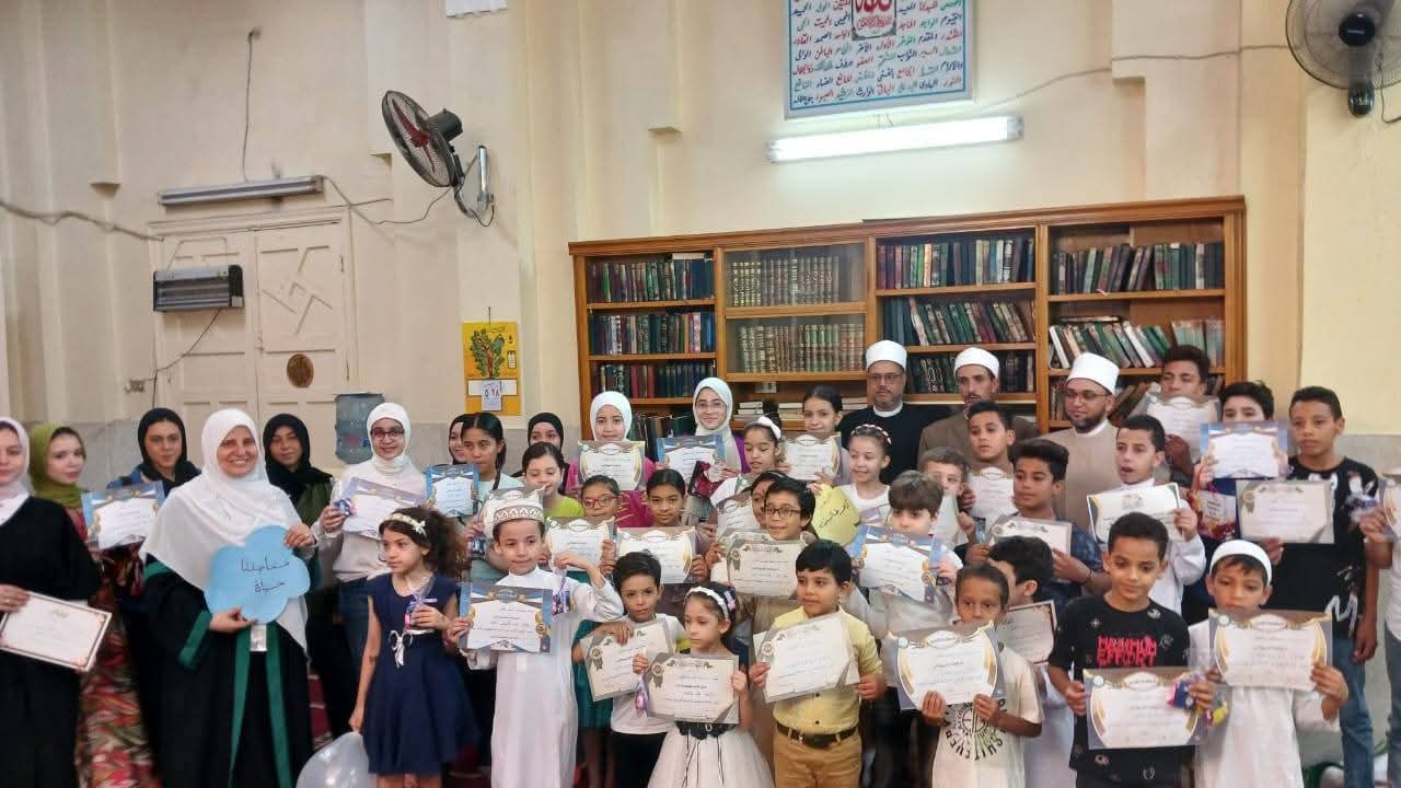 تنشئة جيل محب لله ورسوله بنشر الفكر المستنير والاهتمام بعمارة بيوت الله ونشر العلم النافع بمساجد محافظة البحيرة 