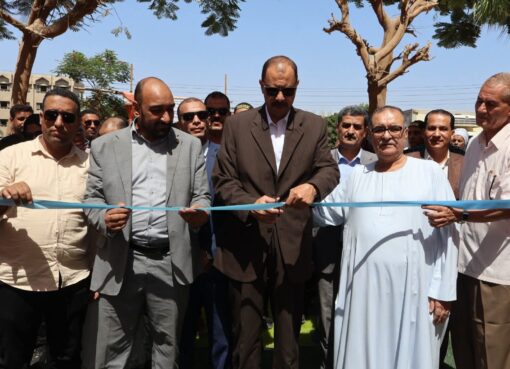 محافظ سوهاج يفتتح سوق اليوم الواحد بالبلينا لتخفيف الأعباء عن المواطنين محافظ سوهاج يفتتح سوق اليوم الواحد بالبلينا لتخفيف الأعباء عن المواطنين