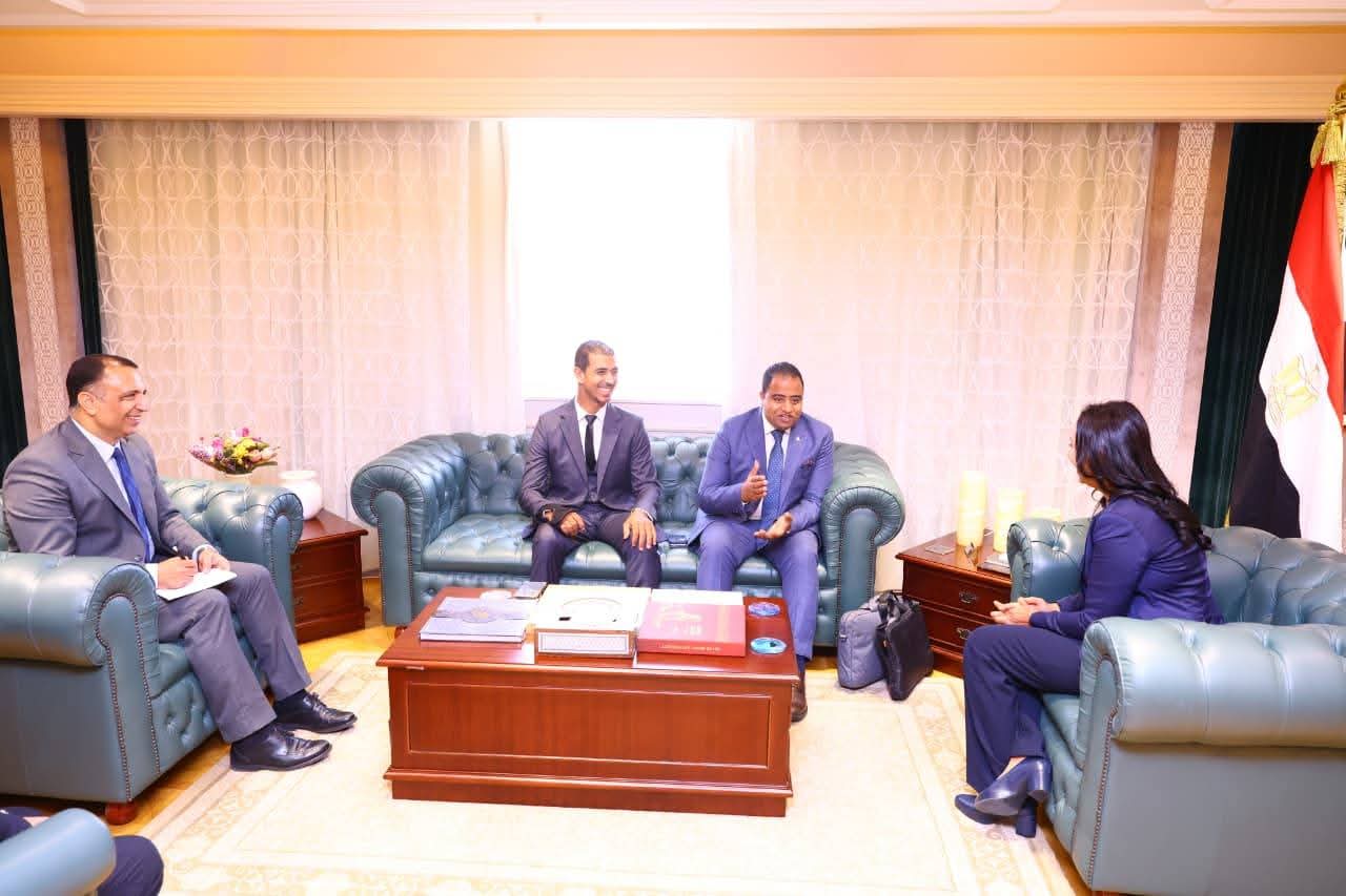 وزيرة التضامن الاجتماعي تلتقي ممثلي مؤسسة "ظواهر" بالأقصر