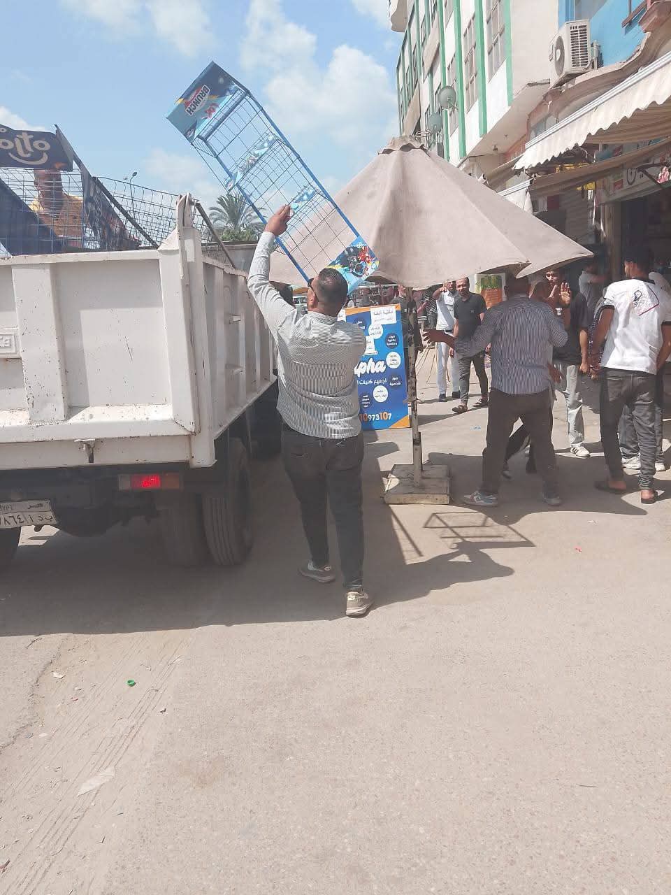 إزالة ٤٩٧ حالة إشغال وتعديات من شوارع دمنهور الحيوية