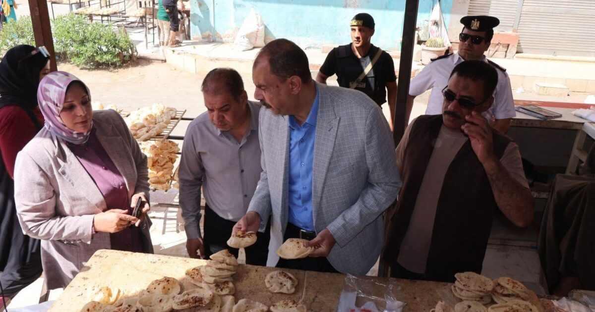 محافظ سوهاج يتفقد مستوى الخدمات المقدمة للمواطنين بحي الكوثر وأخميم 