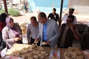 محافظ سوهاج يتفقد مستوى الخدمات المقدمة للمواطنين بحي الكوثر وأخميم 