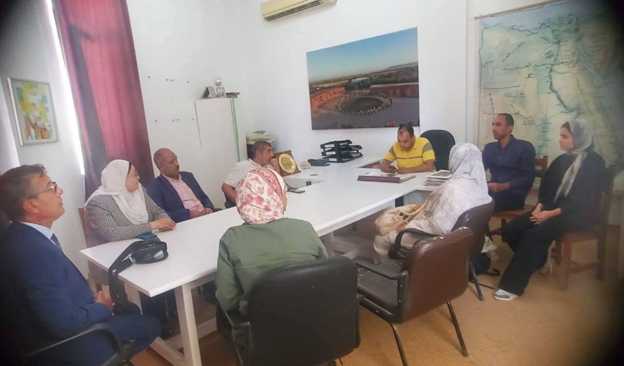 وفد أكاديمي من جامعة دمنهور يجري زيارة ميدانية لشركة سيكم للأعشاب ضمن مبادرتي "ابدأ" و"طرق الأبواب"