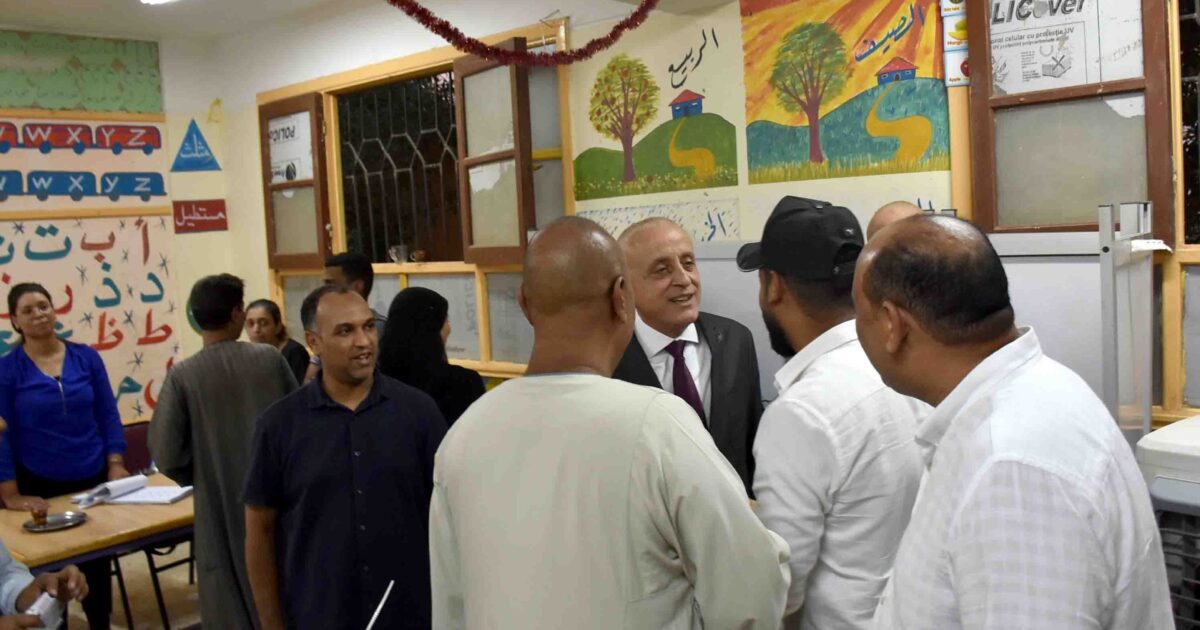 فى ثانى أيام انتخابات مجلس الشيوخ...محافظ الأقصر يتابع ميدانيًّا انتظام سير انتخابات مجلس الشيوخ في مركز القرنة