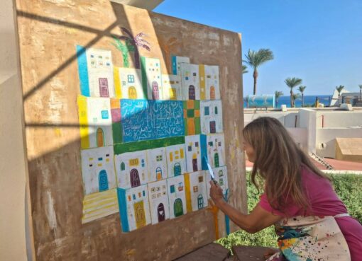 الفن يوثق حكايات البحر والجبال والمعالم الأثرية في ملتقى دهب للرسم والتصوير  الفن يوثق حكايات البحر والجبال والمعالم الأثرية في ملتقى دهب للرسم والتصوير