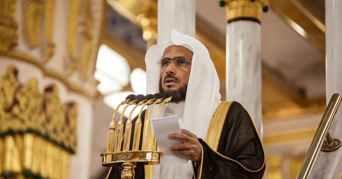 الشيخ الدكتور عبدالباري الثبيتي يؤم المصلين لصلاة الجمعة بالمسجد النبوي