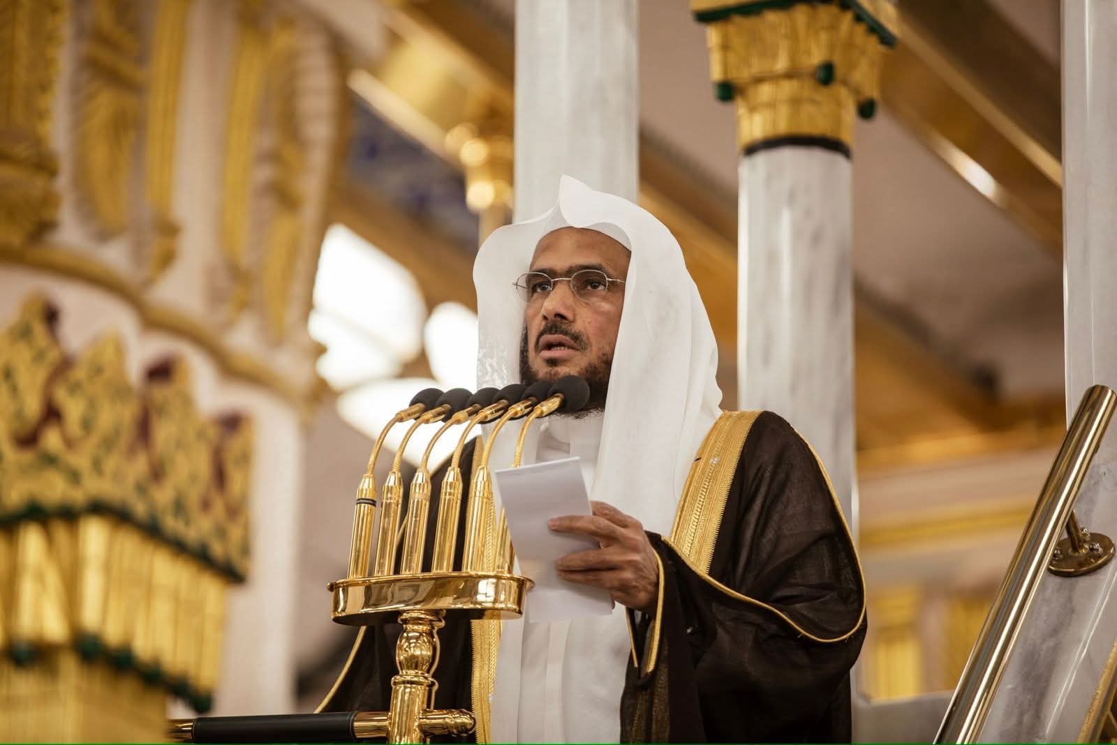 الشيخ الدكتور عبدالباري الثبيتي يؤم المصلين لصلاة الجمعة بالمسجد النبوي