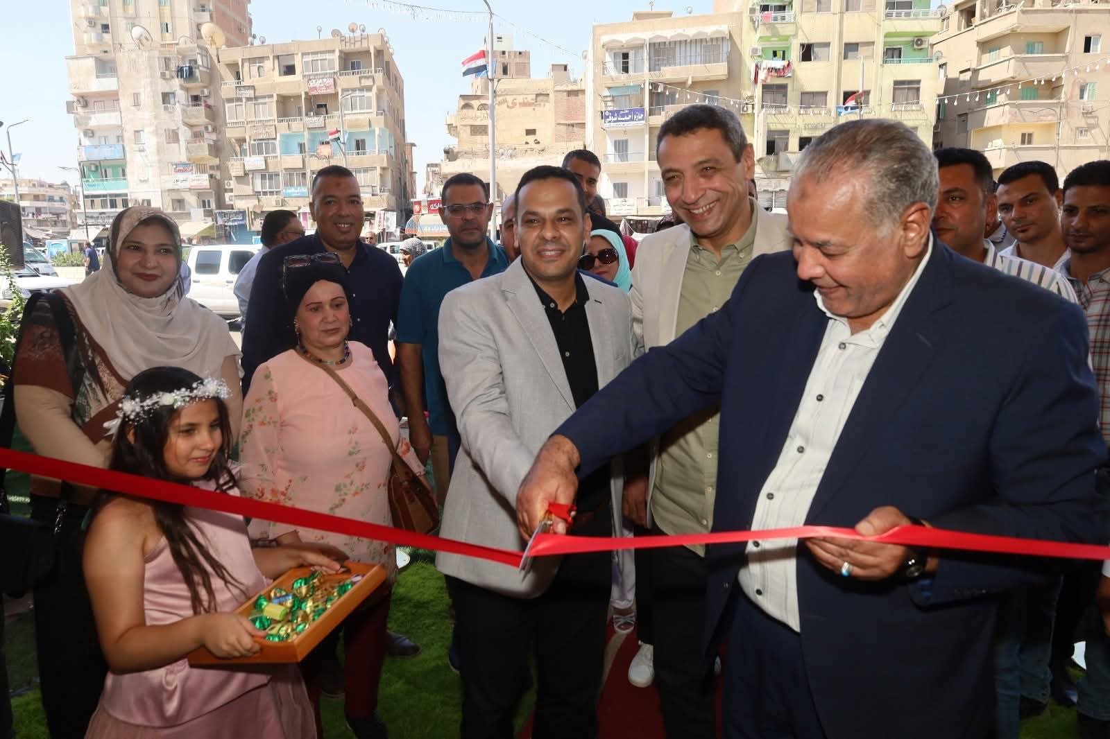 محافظ السويس يفتتح معرض “أهلاً مدارس" لتوفير المستلزمات الدراسية وإحتياجات الطلبة بإسعارمخفضة