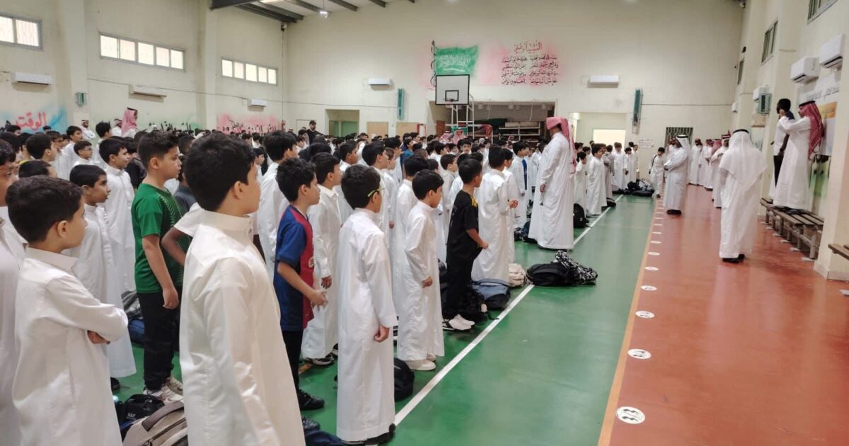 الحياة تعود مجدداً للمدارس بمشاعر الفرح وبهجة اللقاء والحماس