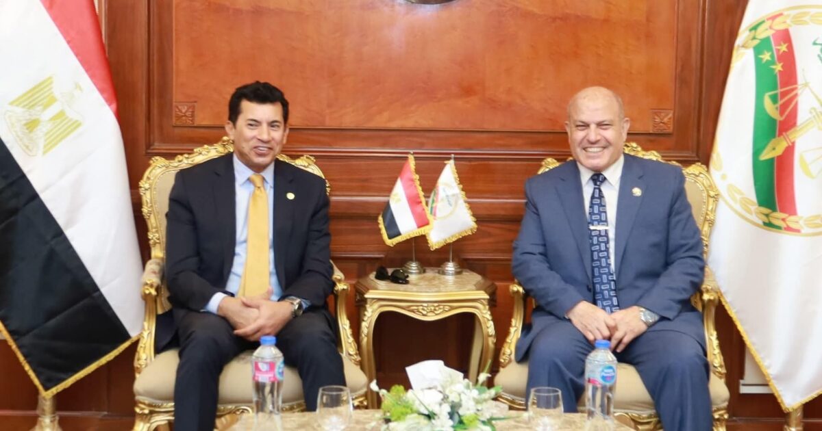 رئيس النيابة الإدارية يستقبل وزير الشباب والرياضة للتهنئة بتوليه مهام منصبه