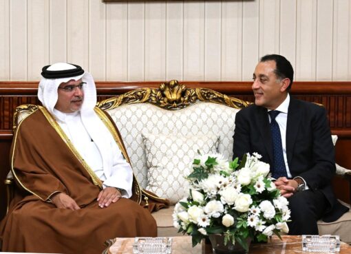 استقبل الدكتور مصطفى مدبولي، رئيس مجلس الوزراء، مساء اليوم بمطار القاهرة ولي عهد مملكة البحرين