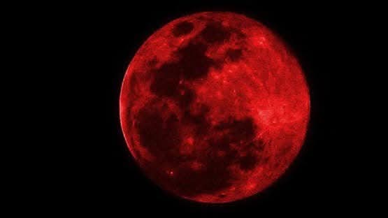 عشاق الفلك يترقبون "قمر الدم" في خسوف كلي الأحد