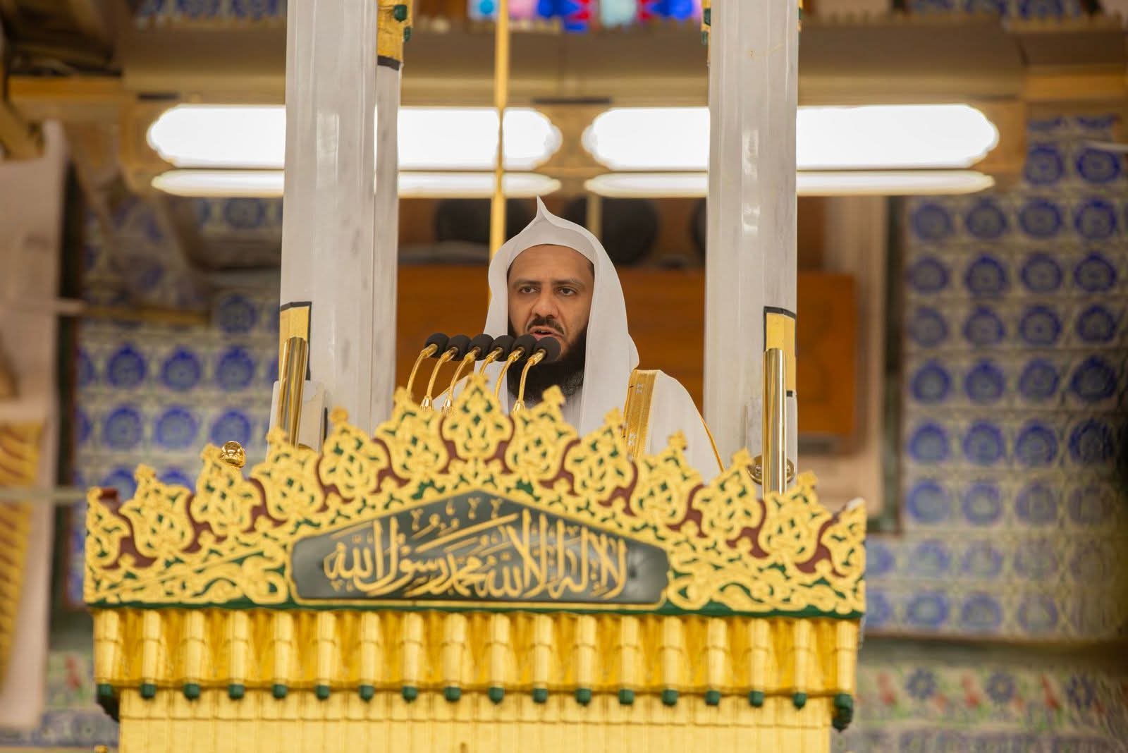 الشيخ الدكتور خالد المهنا يؤم المصلين لصلاة الجمعة بالمسجد النبوي