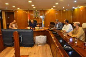 محافظ أسيوط يطلق حزمة مبادرات لدعم الفلاحين وتنمية مشروعات الثروة الداجنة 