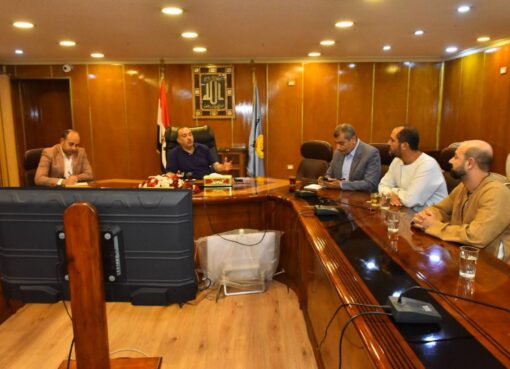 محافظ أسيوط يطلق حزمة مبادرات لدعم الفلاحين وتنمية مشروعات الثروة الداجنة  محافظ أسيوط يطلق حزمة مبادرات لدعم الفلاحين وتنمية مشروعات الثروة الداجنة