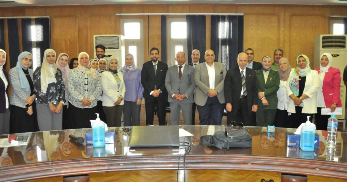 طب قصر العيني تحصل على تجديد شهادتي الأيزو للجودة وإدارة المؤسسات التعليمية اتساقا مع رؤية جامعة القاهرة وإستراتيجيتها.