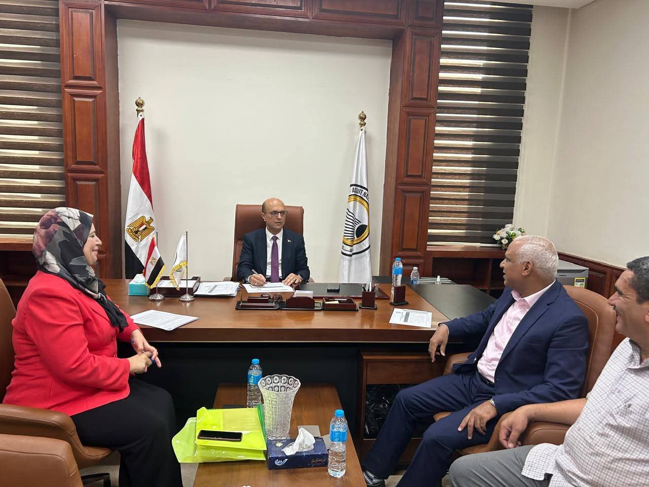 المنشاوي يجتمع للاستعداد للعام الدراسي وتنسيق القبول بجامعة أسيوط الأهلية