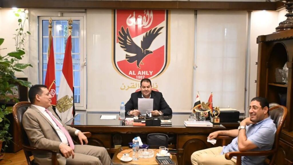 وكيل وزارة الشباب والرياضة بالقاهرة يتفقد استعدادات الأهلي لانعقاد جمعيته العمومية الخاصة لتوفيق الأوضاع 