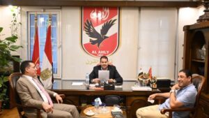 وكيل وزارة الشباب والرياضة بالقاهرة يتفقد استعدادات الأهلي لانعقاد جمعيته العمومية الخاصة لتوفيق الأوضاع