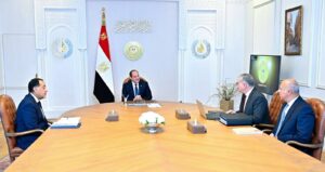 الرئيس السيسى يجتمع برئيس الوزراء ووزير البترول والثروة المعدنية