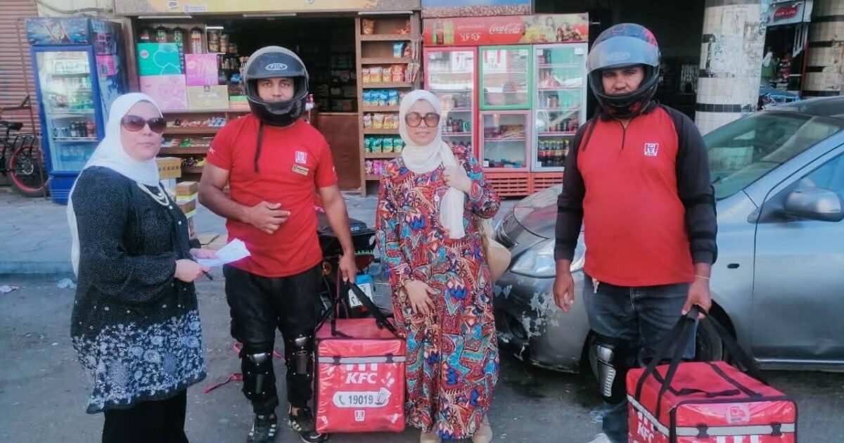 حملات لحصر و توعيه عمال توصيل الطلبات "الدليفري" لتوفير بيئة عمل لائقة و آمنه لهم ..