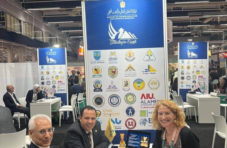 جامعة عروس االمنيا تشارك في المعرض الدولي للتعليم العالي بالسويد