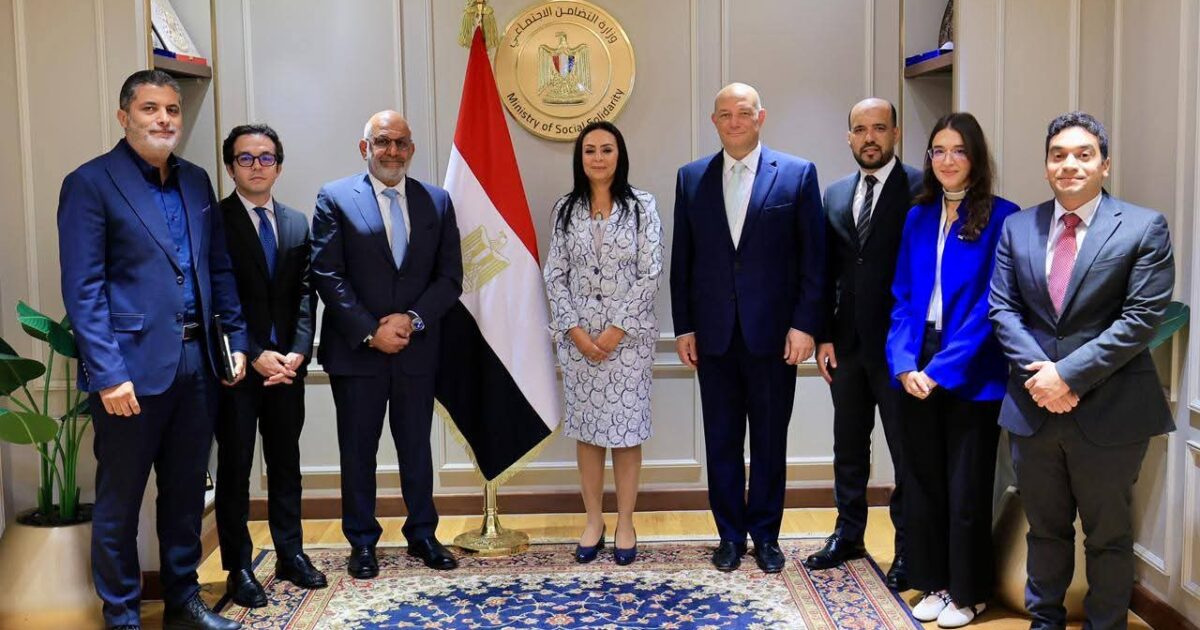 وزيرة التضامن الاجتماعي تلتقي المدير التنفيذي لمصر بمجموعة البنك الدولي