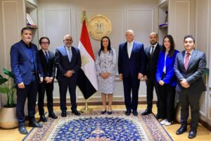 وزيرة التضامن الاجتماعي تلتقي المدير التنفيذي لمصر بمجموعة البنك الدولي