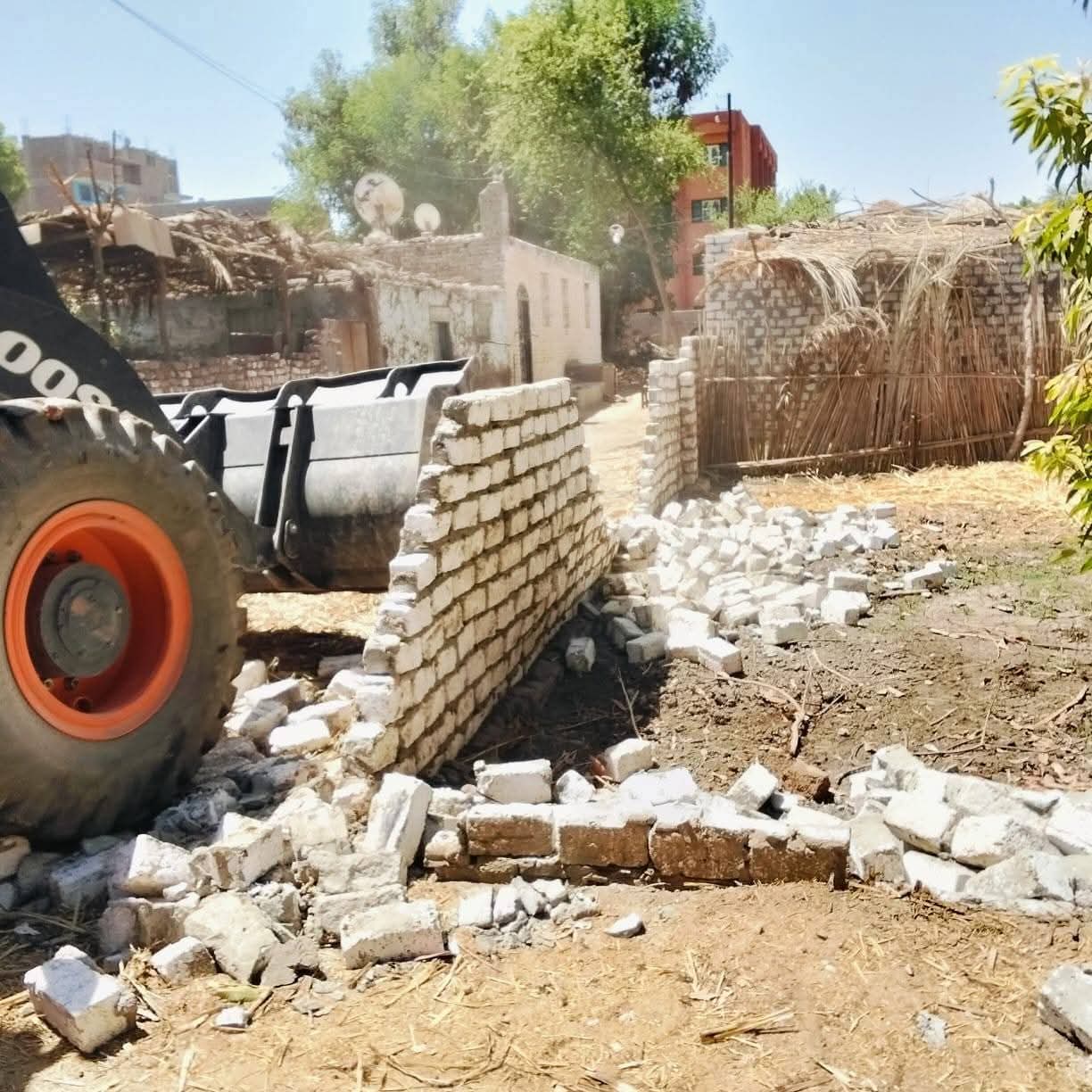 تنفيذ ٦ حالات إزالة بأرمنت ضمن التعديات على أملاك الدولة والأراضي الزراعية 