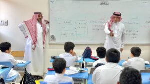 مدير عام تعليم الطائف يزور ابتدائية القادسية ومتوسطة الطفيل