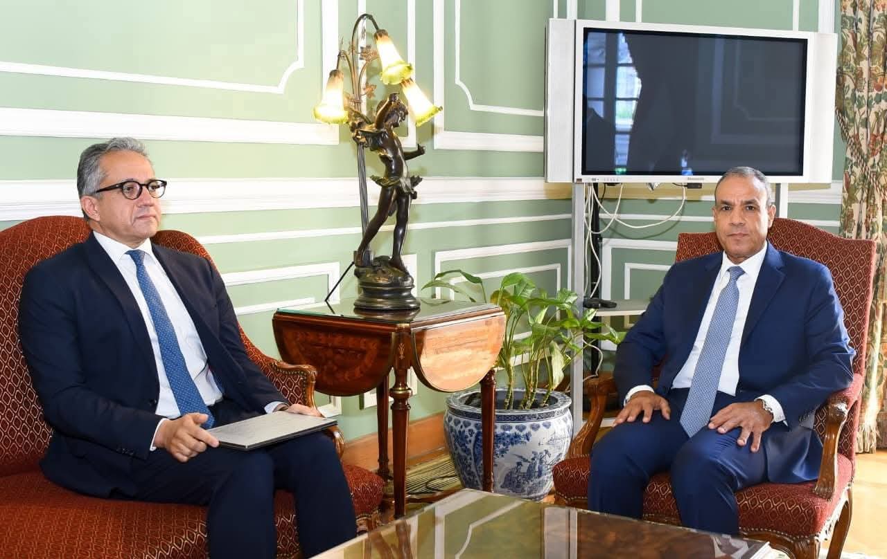 وزير الخارجية يبحث مع خالد العناني دعم ترشح مصر لليونسكو