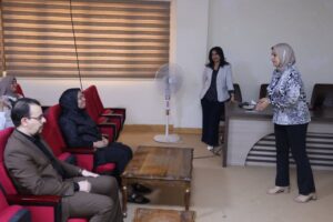 كلية طب المستنصرية تنظم دورة تدريبية عن ثقافة السلامة في بيئة العمل المختبرية