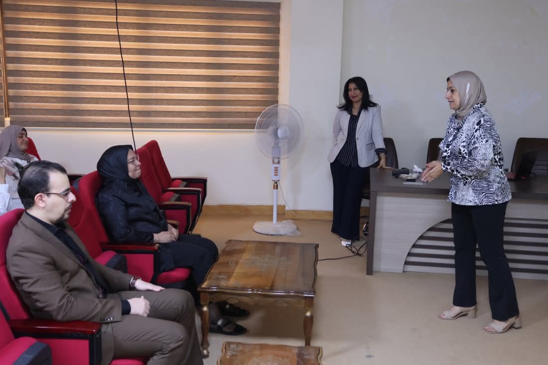 كلية طب المستنصرية تنظم دورة تدريبية عن ثقافة السلامة في بيئة العمل المختبرية
